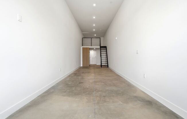 Studio, 1 bath, 390 sqft, $1,895, Unit 304-A