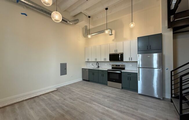 2 beds, 2 baths, 1,000 sqft, $3,985, Unit 211