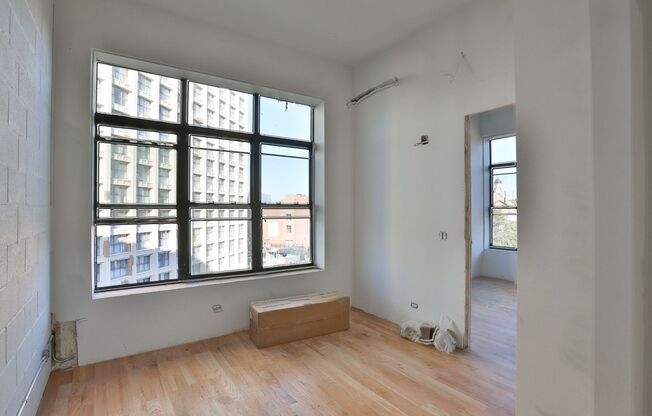 ARO- Affordable 1 Bedroom Apartment Brand New 1 Bed in Wicker Park. 12' Ceilings. Huge Windows, Elevator Building. Roof Deck. Free Internet.