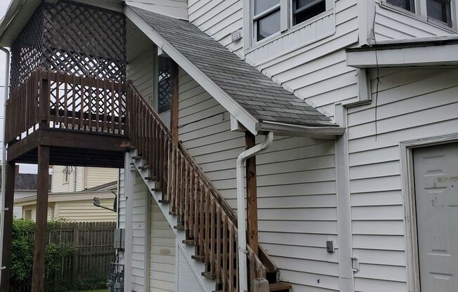 750-752 E Wheeling St