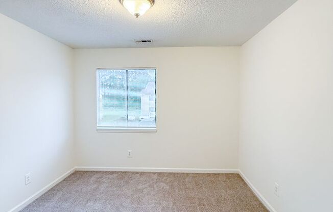 2 beds, 1 bath, 800 sqft, $1,025, Unit B5