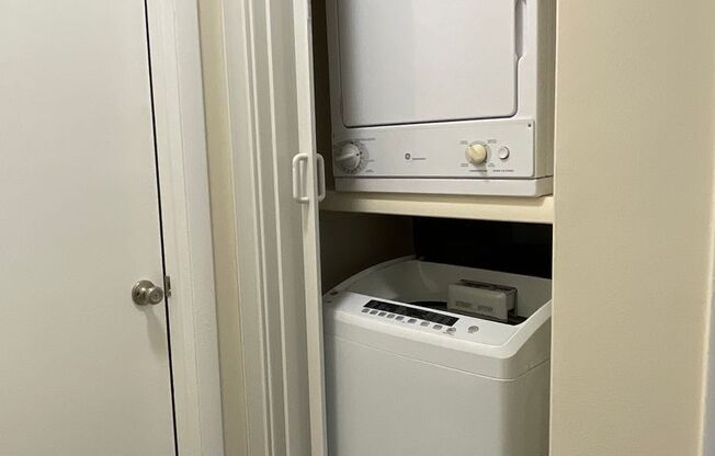 2 beds, 2 baths, 1,000 sqft, $1,975, Unit 14227 #301