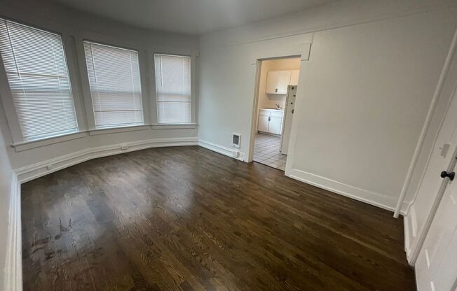 Studio, 1 bath, 356 sqft, $1,169, Unit 103