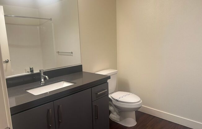 2 beds, 2 baths, 890 sqft, $2,595, Unit 222