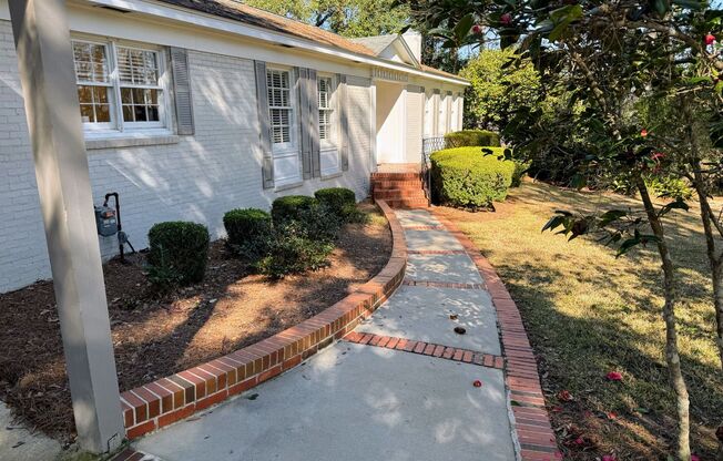 Charming Betton Hills Home Available for Lease!