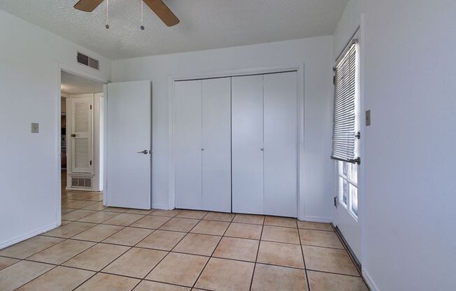 Amazing unit with refrigerated air !