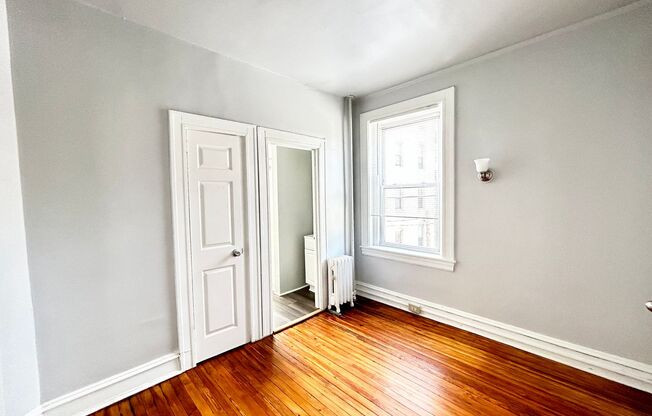 1 bed, 1 bath, 1 sqft, $1,250, Unit 3E