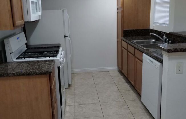 2 beds, 1 bath, $1,950, Unit # 103