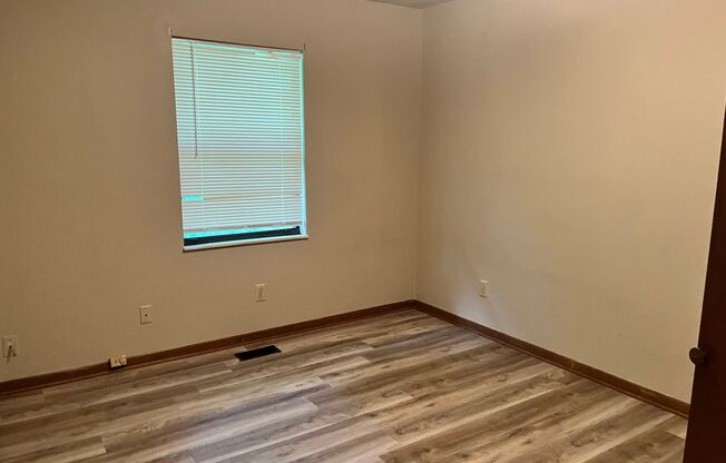 2 beds, 1 bath, $1,500