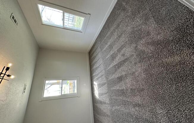 813 W 26 ST