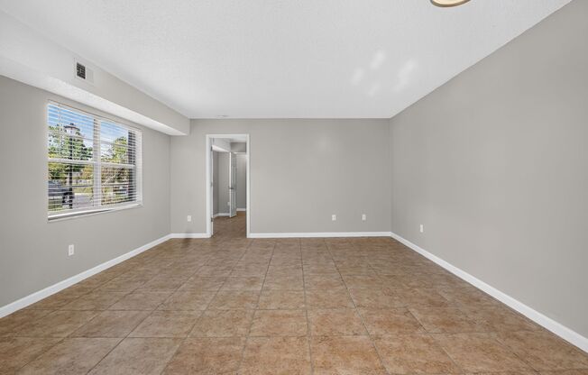 Well appointed 2/2 1st floor condo in beautiful Winter Garden. Available Now!