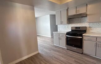 2 beds, 2 baths, $2,250, Unit 11