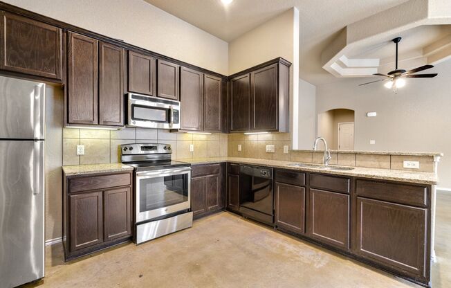 NICE 3 BEDROOM DUPLEX IN NEW BRAUNFELS, TEXAS!