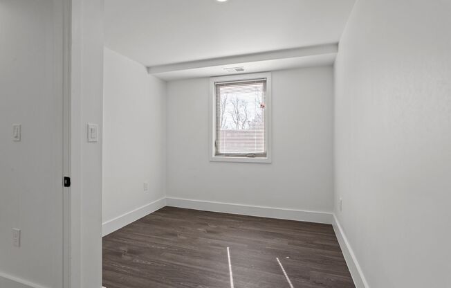 2 beds, 1 bath, 603 sqft, $1,800, Unit 5930-LL4