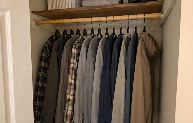 2 beds, 1 bath, 830 sqft, $1,350, Unit C09