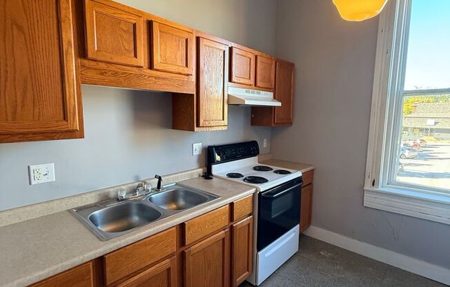 1 bed, 1 bath, $625, Unit 504 Nichols Street