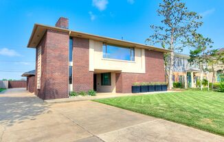 FIRST MONTH FREE!! Dream Duplex in Nichols Hills!