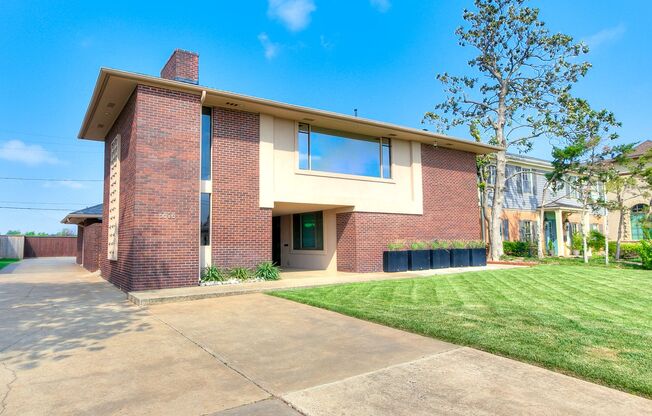 FIRST MONTH FREE!! Dream Duplex in Nichols Hills!