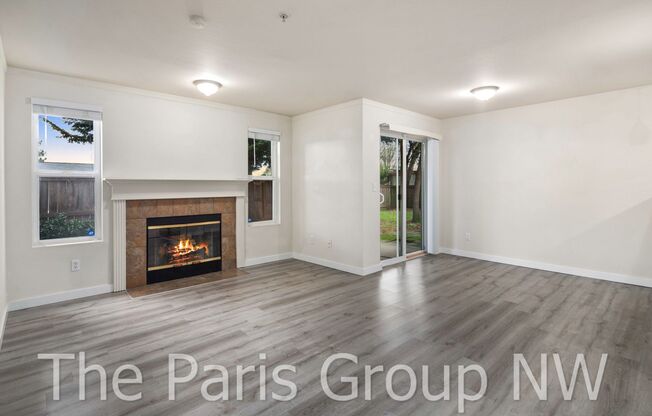 Delightful Double Suite TH *So Walkable! Updated, XL Backyard, Grg+2Pkg Spaces