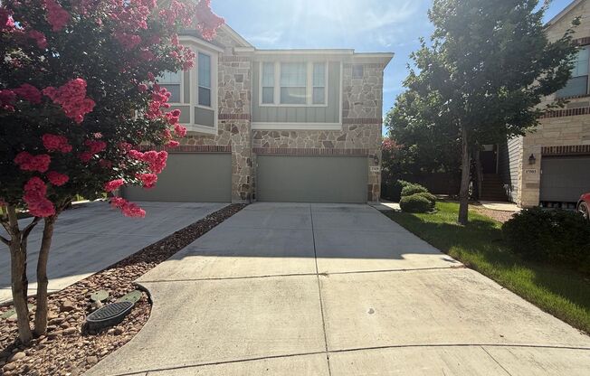 3bd 2.5ba in Prime Location