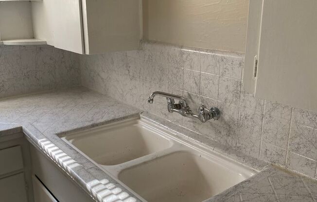 212 Slaughter, Arlington, TX 76016