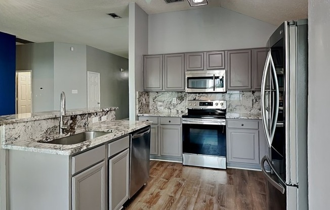 1353 WESTVIEW DR