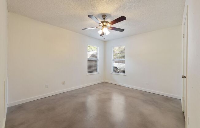 2 beds, 1 bath, $2,000, Unit B