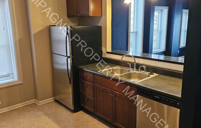 1646/1648 Summit Street