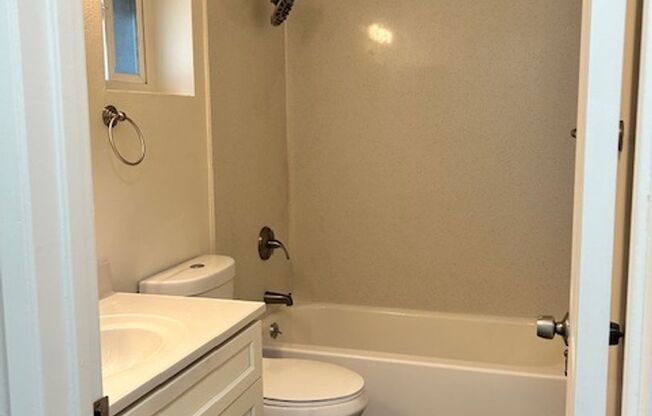 1 bed, 1 bath, $1,950, Unit 79203