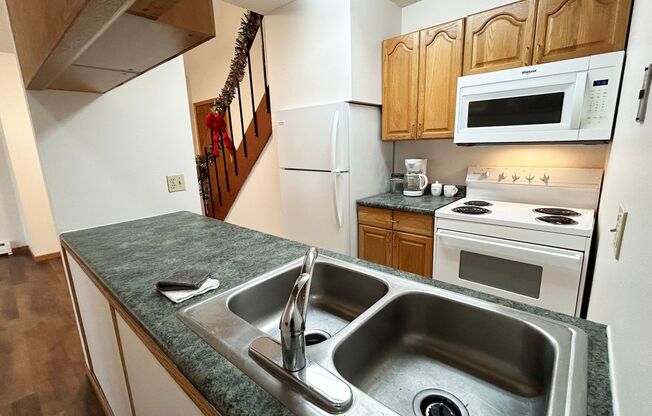 2 beds, 1 bath, 1,040 sqft, $935, Unit 2599-322
