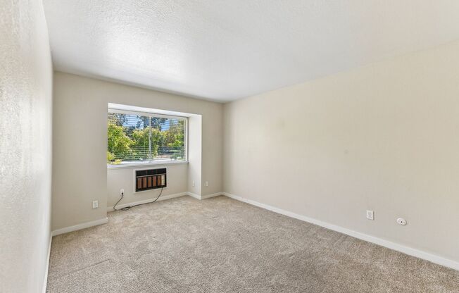 1 bed, 1 bath, 640 sqft, $1,600, Unit 77