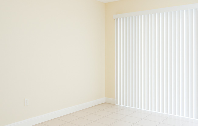 Townhome 2 Bedroom 2.5 Bathroom and fenced backyard