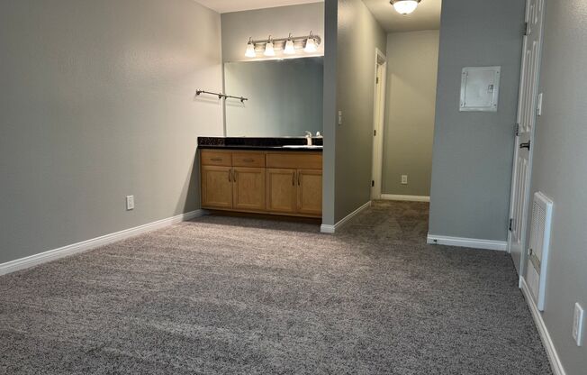 2 beds, 2 baths, 950 sqft, $2,830, Unit 1641L