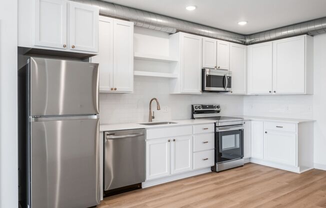 2 beds, 2 baths, 1,324 sqft, $2,200, Unit 333