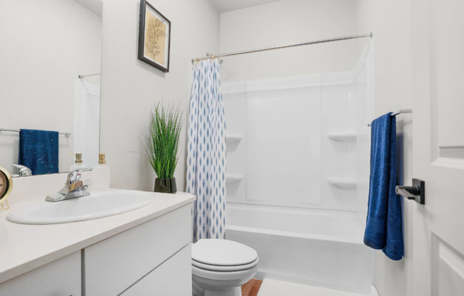 3 beds, 2 baths, 1,871 sqft, $2,880, Unit H-C