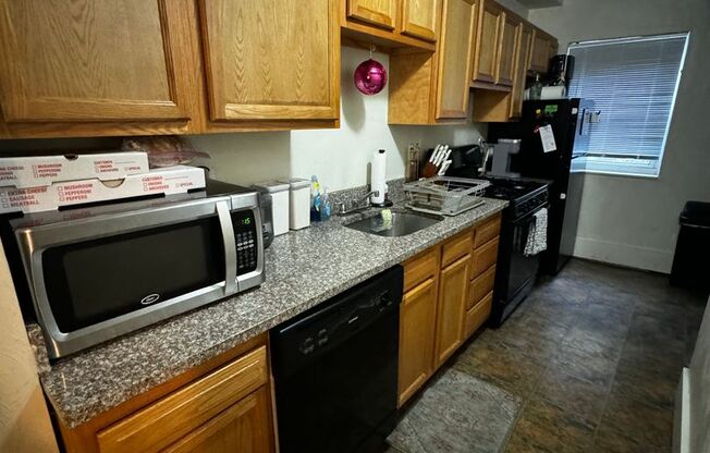 7 beds, 3 baths, $6,125, Unit House