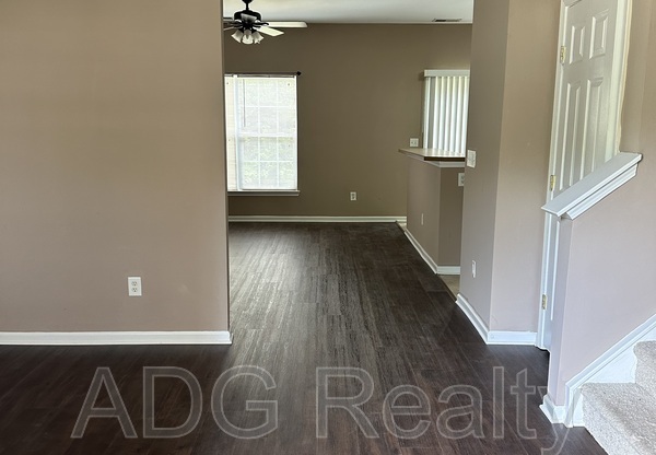 3 beds, 2.5 baths, 1,896 sqft, $2,099