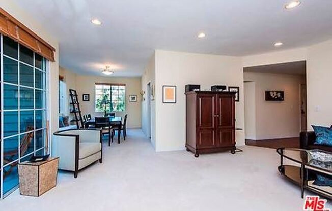 2 bedroom 2.5 bath condo in West LA, Near UCLA
