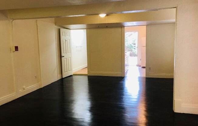 1 bed, 1 bath, 650 sqft, $1,095, Unit 39