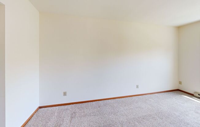 2 beds, 1 bath, 965 sqft, $1,565, Unit 7722CG