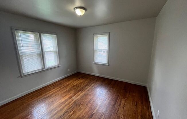 2 beds, 1 bath, $1,050