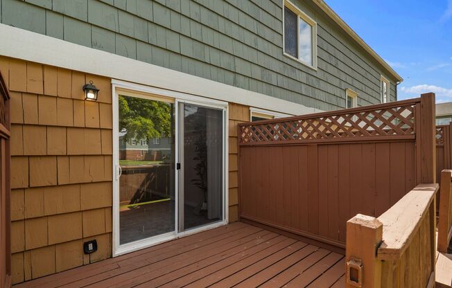 Awesome Townhomes in Lakewood!