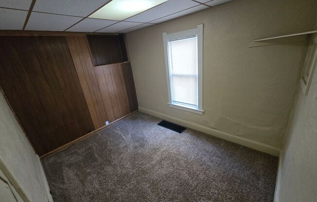 1 bed, 1 bath, 700 sqft, $650, Unit Lower