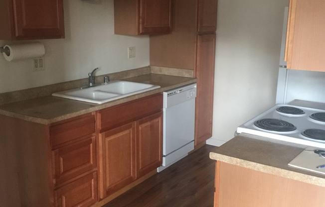 2 beds, 1 bath, $2,200, Unit #3