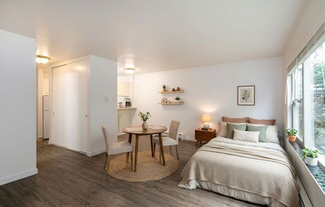 Avante Apartments - Charming, Centrally Located Building with Off Street Parking!