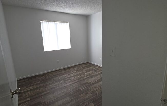 2 beds, 1 bath, 726 sqft, $1,099