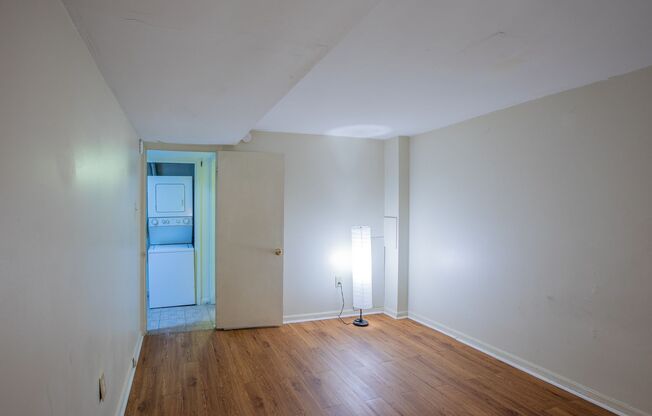 1 bed, 1 bath, $2,100, Unit (Unit B)