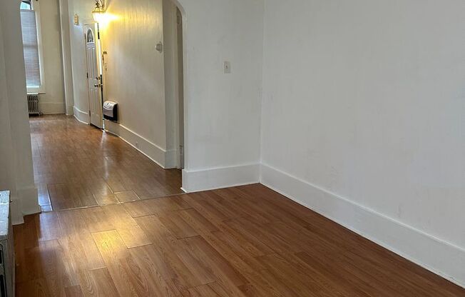 1 bed, 1 bath, $975, Unit Apt 1