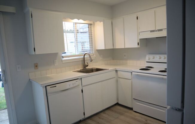 1911.8PLEX.E.6th.ST