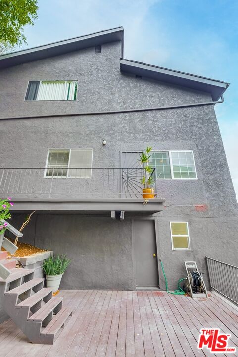 3 beds, 4 baths, 2,219 sqft, $6,900